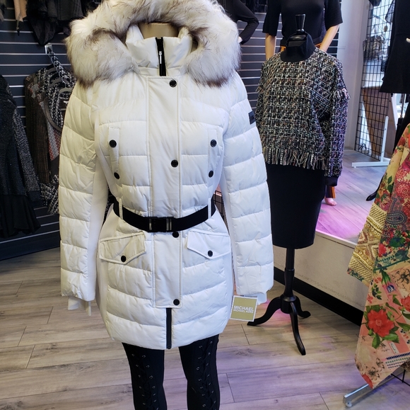 michael kors white jacket with black belt